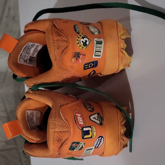 Baseball Cleats - Picture 2 of 6